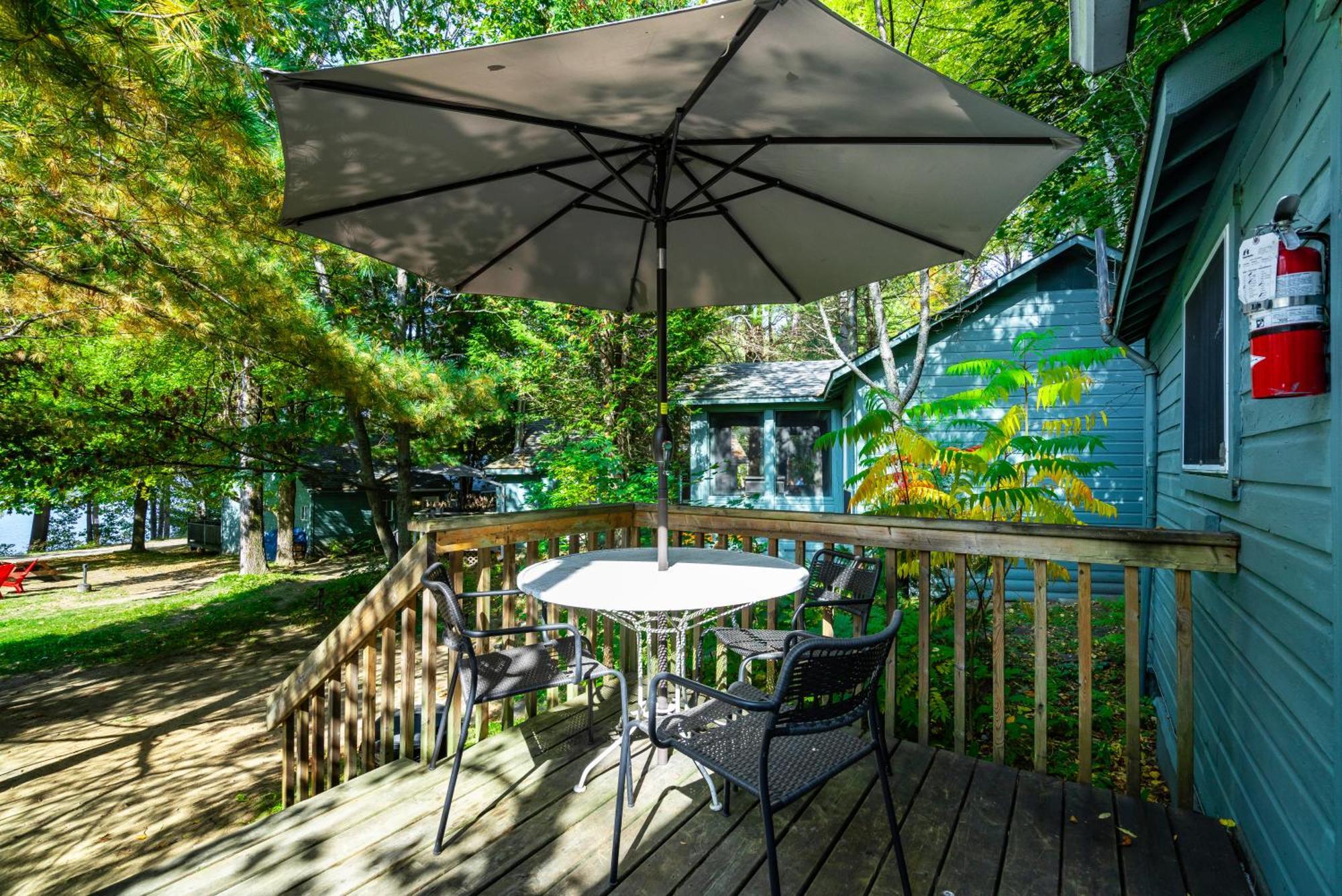 Willa Muskoka Waterfront Retreat Dwight Zewnętrze zdjęcie