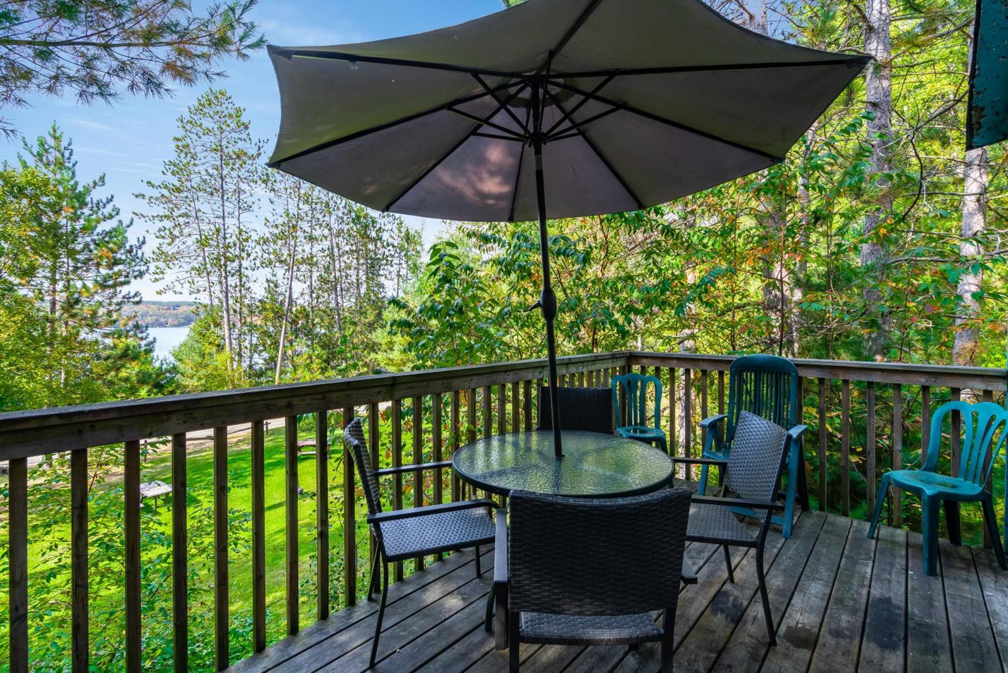Willa Muskoka Waterfront Retreat Dwight Zewnętrze zdjęcie